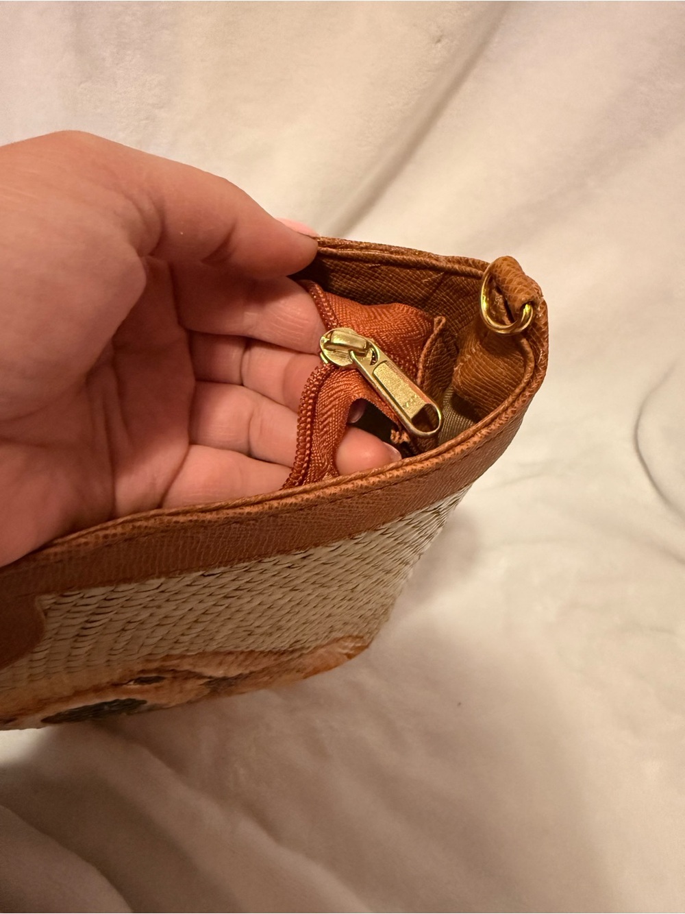 Golden Retriever Handpainted Bayong Bag | Filipino Artisan Purse by BK - Picture 8 of 9